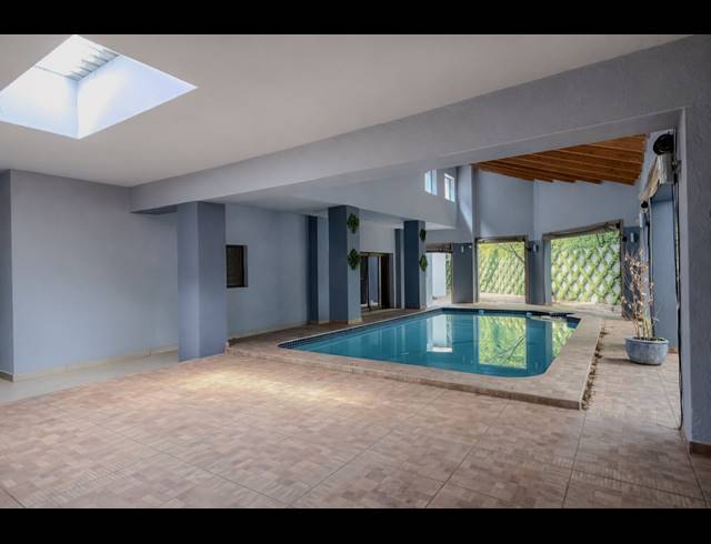 6 BEDROOM FREEHOLD FOR SALE IN BRYANSTON